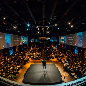Large conferences with large screens